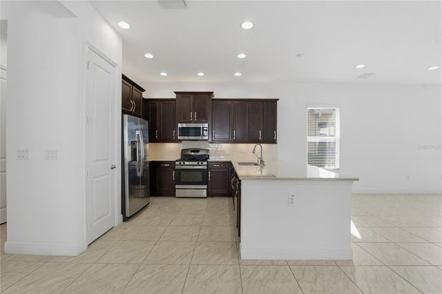 30588 CHESAPEAKE BAY DRIVE, Wesley Chapel, FL 33543