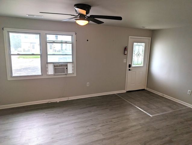 950 N BRAINARD Street, Naperville, IL 60563