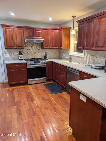 44 Bancker Avenue, Glenville, NY 12302