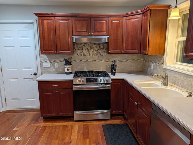 44 Bancker Avenue, Glenville, NY 12302