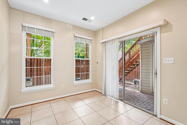 13135 PARK CRESCENT CIR, Herndon, VA 20171