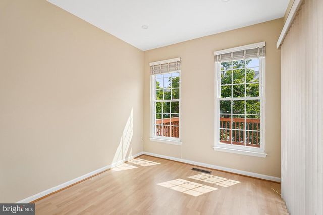 13135 PARK CRESCENT CIR, Herndon, VA 20171