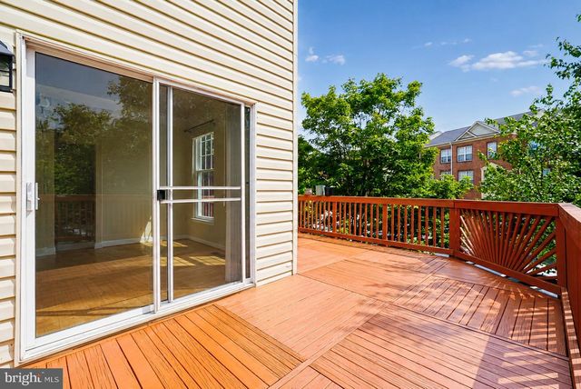 13135 PARK CRESCENT CIR, Herndon, VA 20171