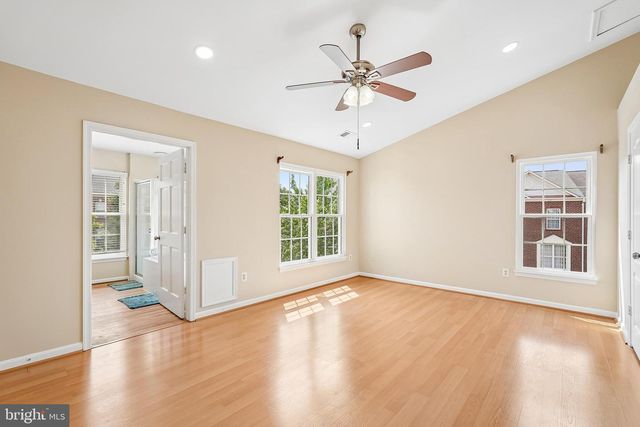 13135 PARK CRESCENT CIR, Herndon, VA 20171