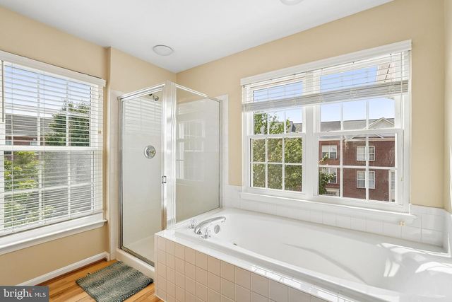 13135 PARK CRESCENT CIR, Herndon, VA 20171