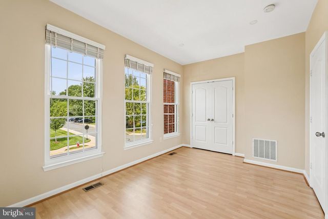 13135 PARK CRESCENT CIR, Herndon, VA 20171