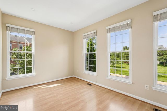 13135 PARK CRESCENT CIR, Herndon, VA 20171