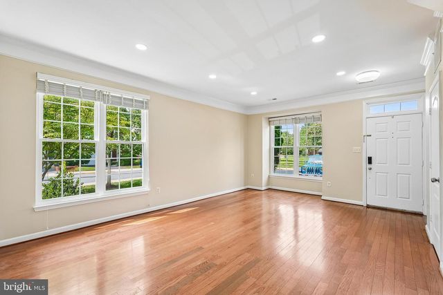 13135 PARK CRESCENT CIR, Herndon, VA 20171