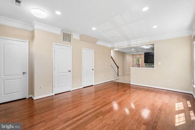 13135 PARK CRESCENT CIR, Herndon, VA 20171