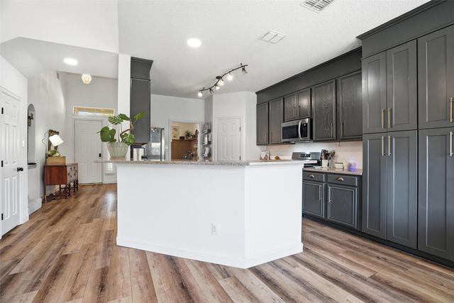 1012 Huntington Trail, Mansfield, TX 76063