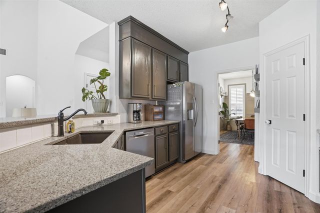 1012 Huntington Trail, Mansfield, TX 76063