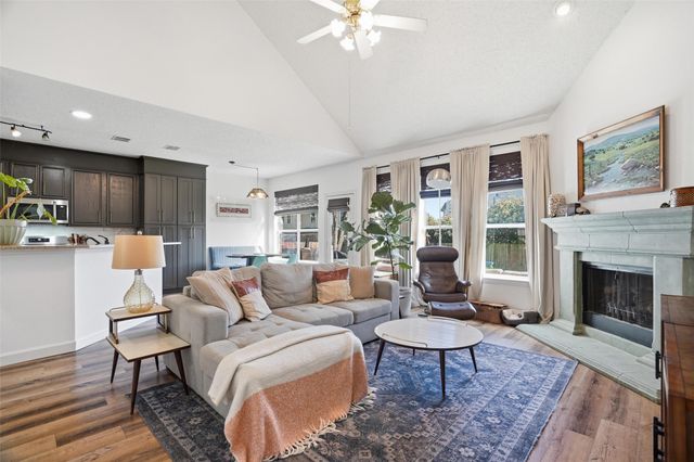 1012 Huntington Trail, Mansfield, TX 76063