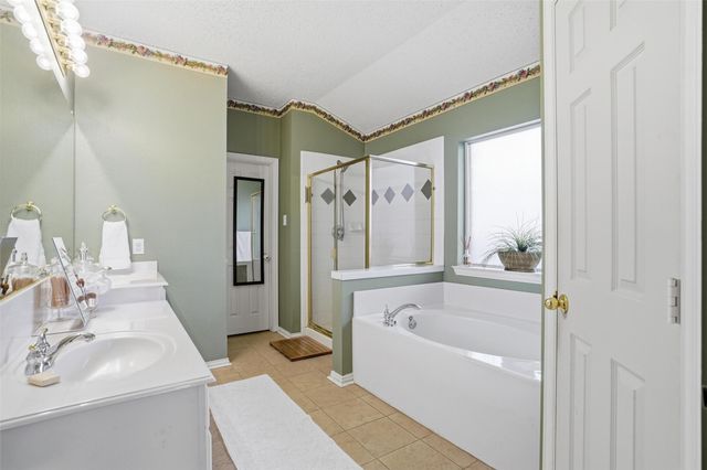 1012 Huntington Trail, Mansfield, TX 76063