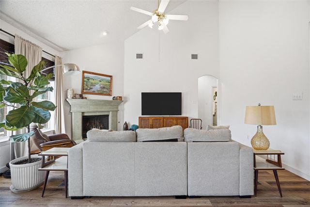 1012 Huntington Trail, Mansfield, TX 76063