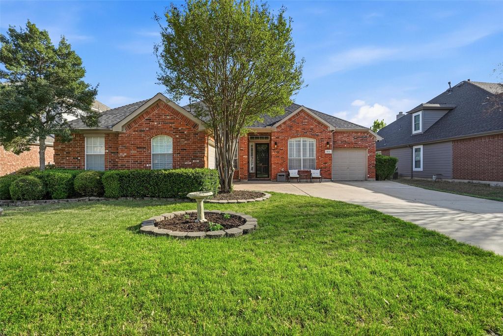 1012 Huntington Trail, Mansfield, TX 76063