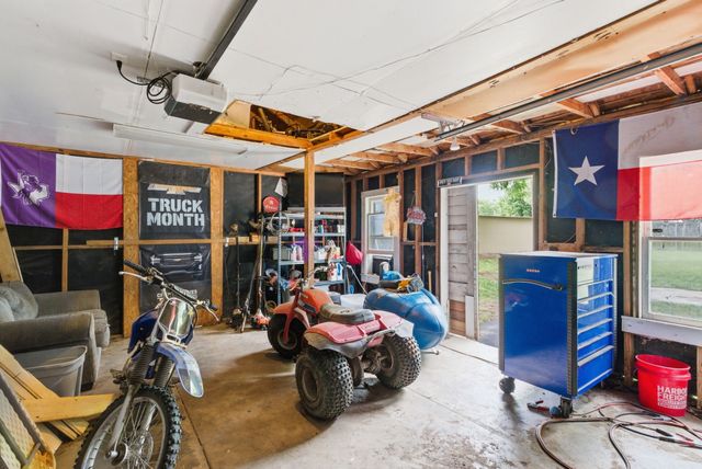 525 S Austin Street, De Leon, TX 76444