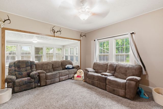 525 S Austin Street, De Leon, TX 76444