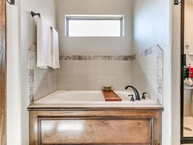2320 Coles Creek Lane, Yukon, OK 73099