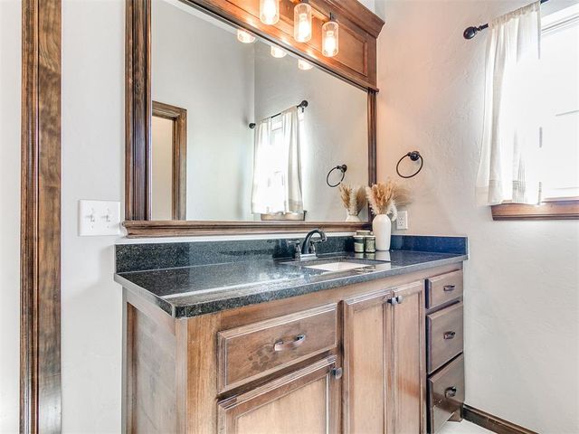 2320 Coles Creek Lane, Yukon, OK 73099