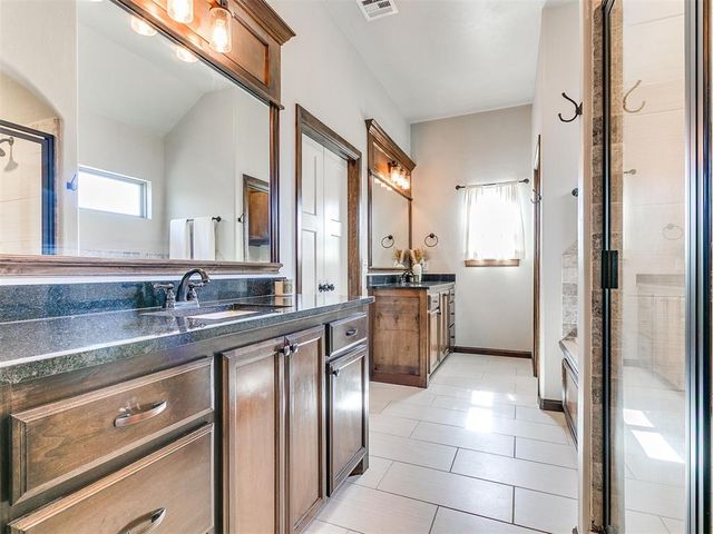 2320 Coles Creek Lane, Yukon, OK 73099