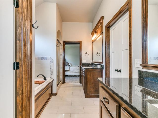 2320 Coles Creek Lane, Yukon, OK 73099