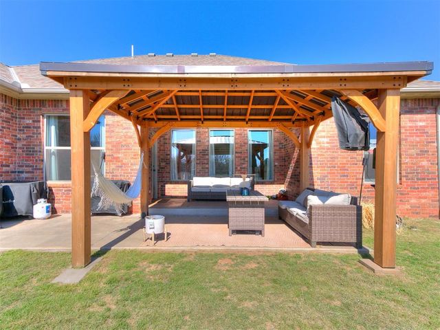 2320 Coles Creek Lane, Yukon, OK 73099