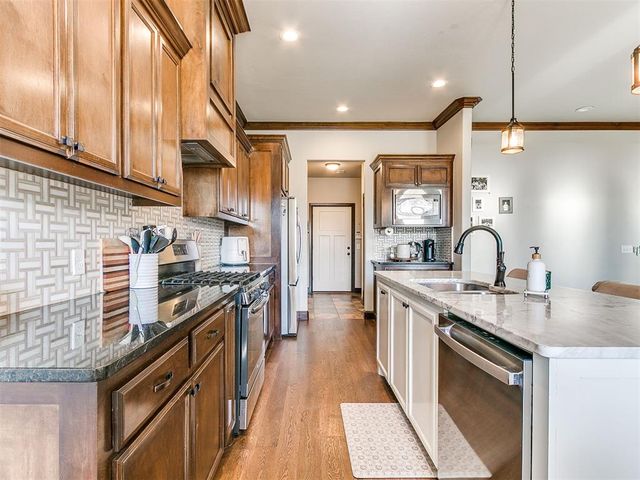 2320 Coles Creek Lane, Yukon, OK 73099