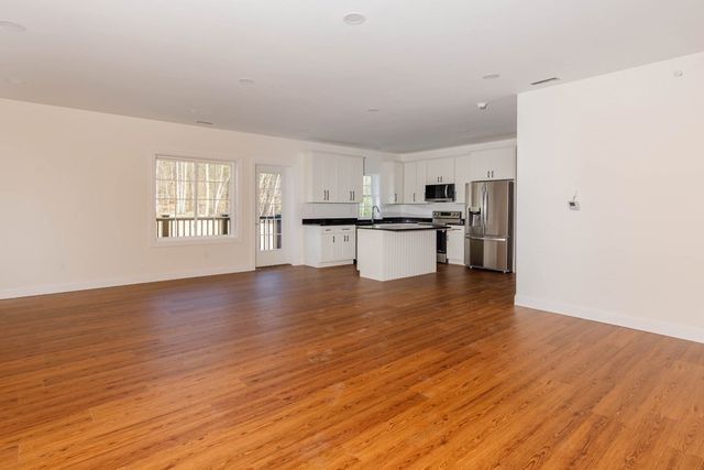 150 State Rd E 1, Westminster, MA 01473