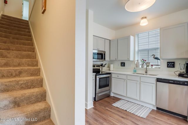 2207 Government Street, 15, Ocean Springs, MS 39564