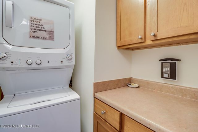 2207 Government Street, 15, Ocean Springs, MS 39564