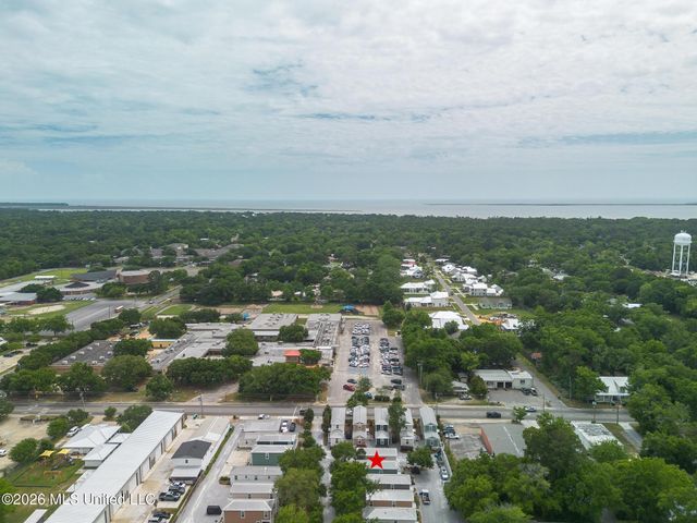 2207 Government Street, 15, Ocean Springs, MS 39564