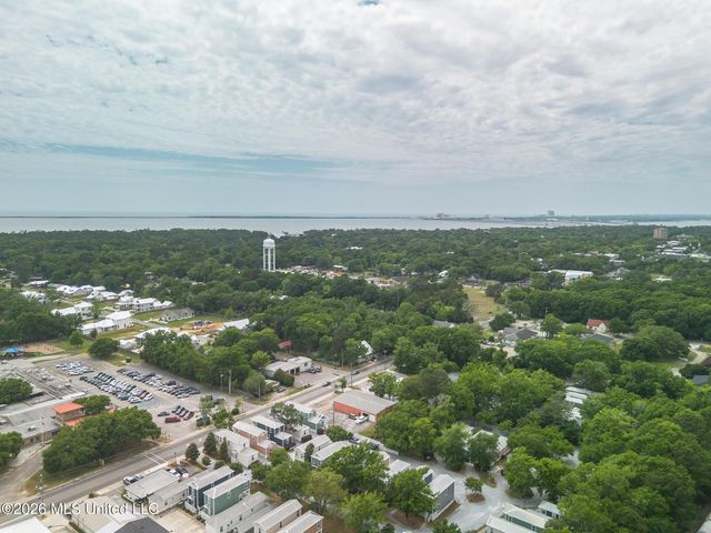 2207 Government Street, 15, Ocean Springs, MS 39564