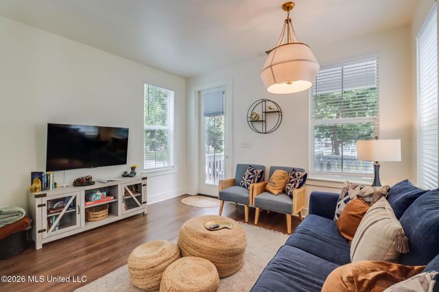 2207 Government Street, 15, Ocean Springs, MS 39564