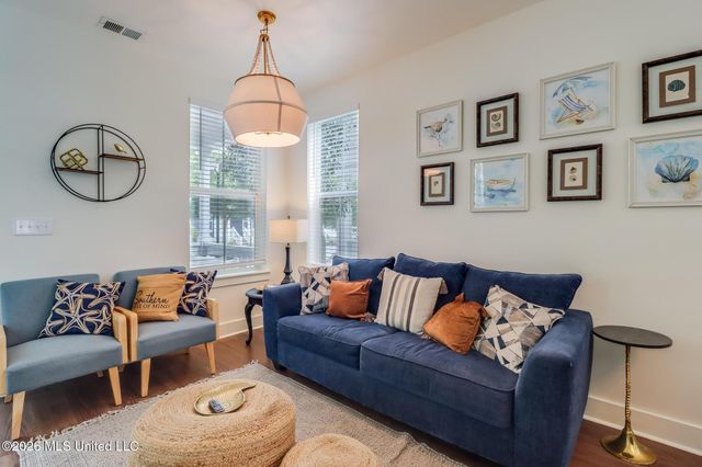 2207 Government Street, 15, Ocean Springs, MS 39564