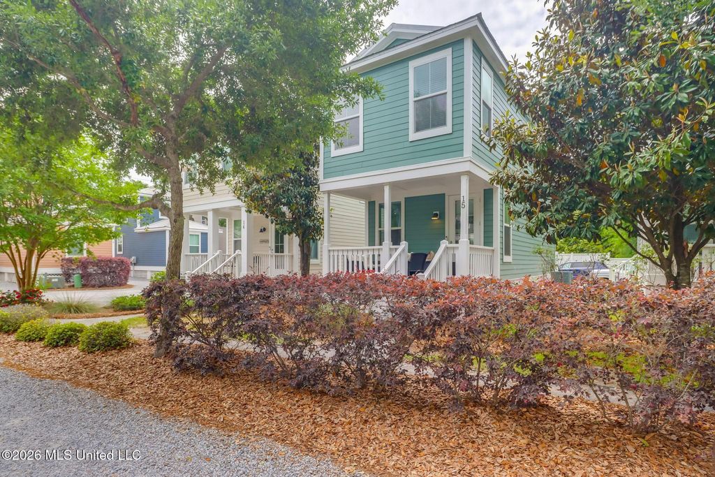 2207 Government Street, 15, Ocean Springs, MS 39564