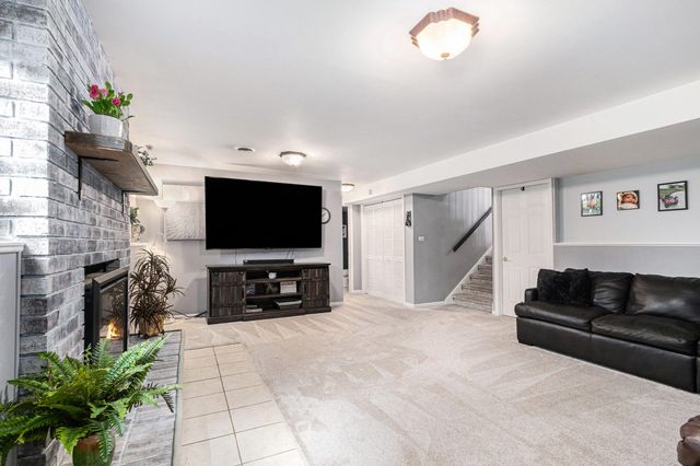 8838 Madison Court, Munster, IN 46321