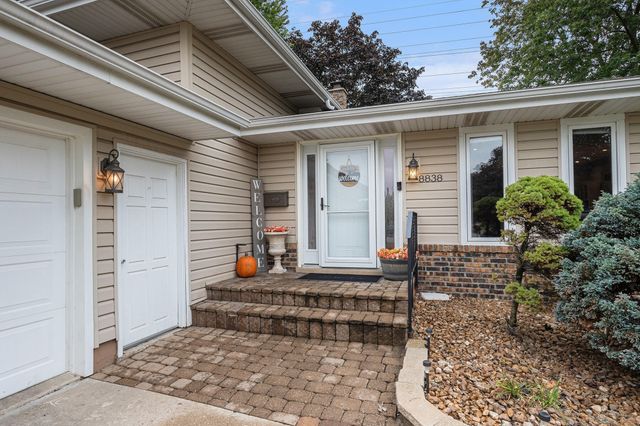 8838 Madison Court, Munster, IN 46321