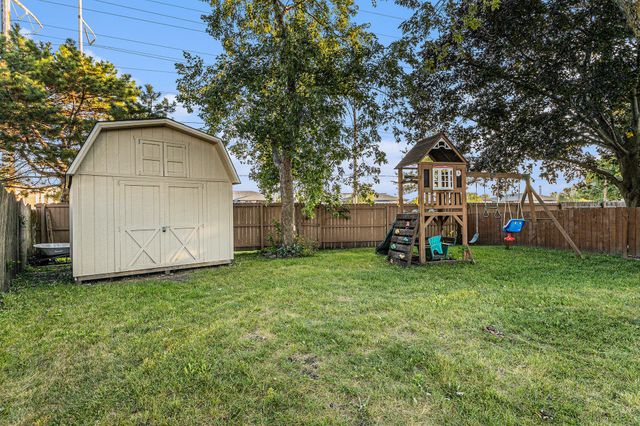 8838 Madison Court, Munster, IN 46321