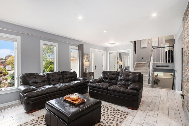 8838 Madison Court, Munster, IN 46321