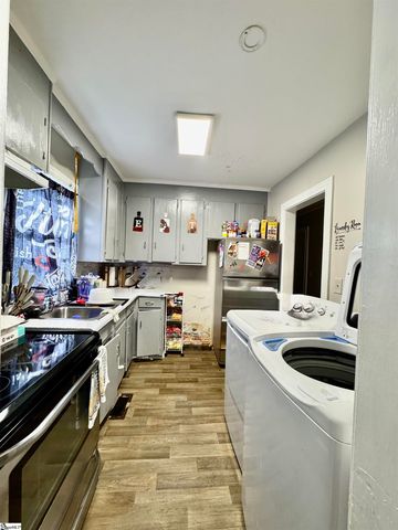 21 Foxhall Road, Greenville, SC 29605