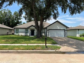 13314 Oak Ledge Drive, Houston, TX 77065