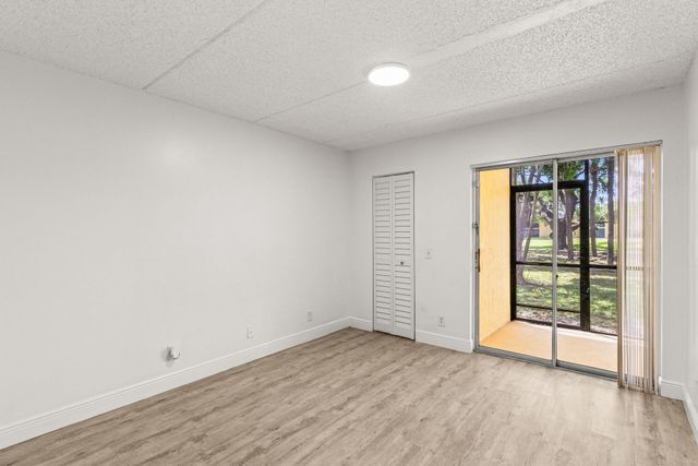 507 Meadows Circle, Boynton Beach, FL 33436