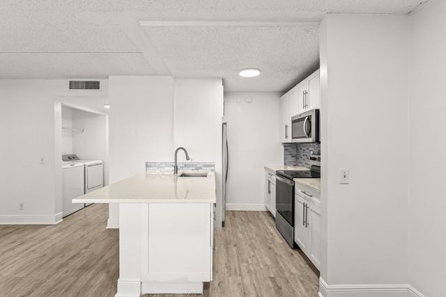 507 Meadows Circle, Boynton Beach, FL 33436