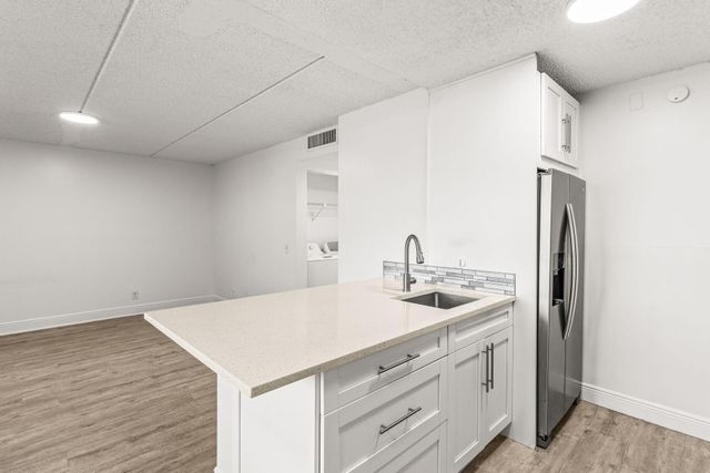 507 Meadows Circle, Boynton Beach, FL 33436