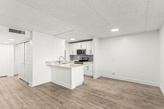 507 Meadows Circle, Boynton Beach, FL 33436