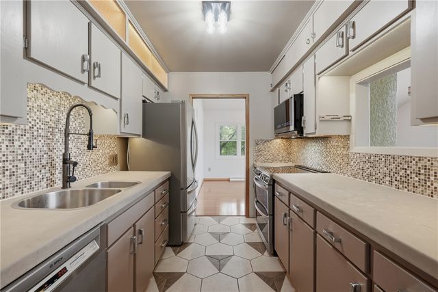 71 Parkway, Eureka Springs, AR 72632