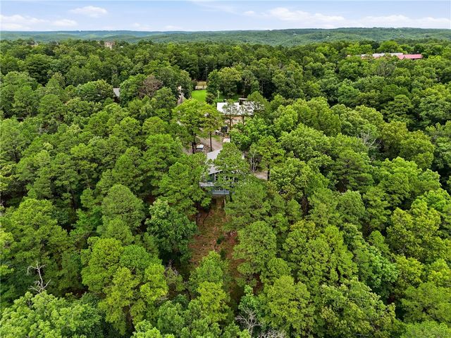 71 Parkway, Eureka Springs, AR 72632