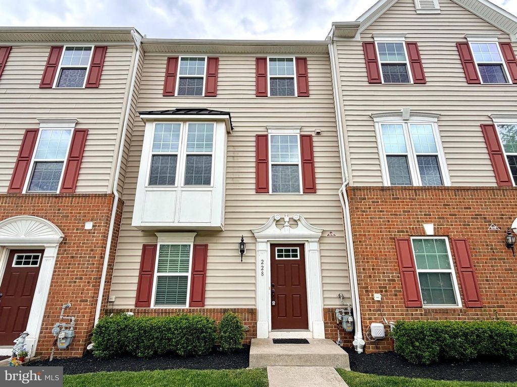 228 COMPASS DR, Lansdale, PA 19446
