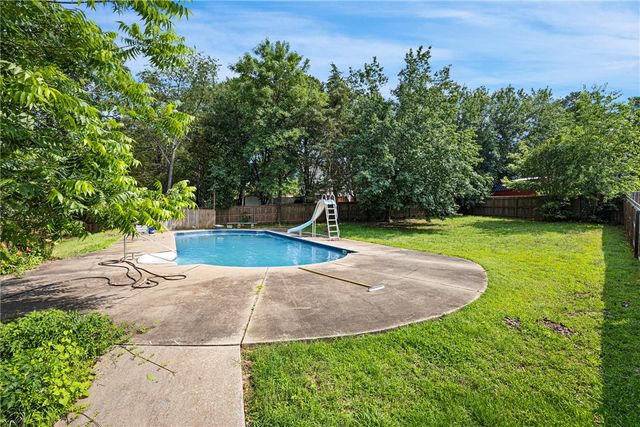 2920 Highland Drive, Russellville, AR 72802