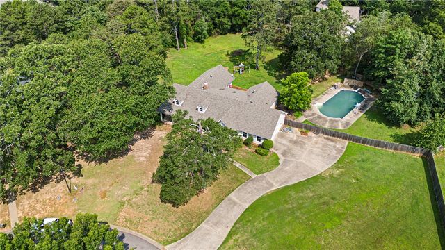 2920 Highland Drive, Russellville, AR 72802